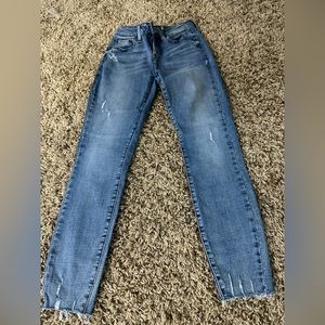 Pistol Skinny jeans size 25. Light Wash. Stretchy.